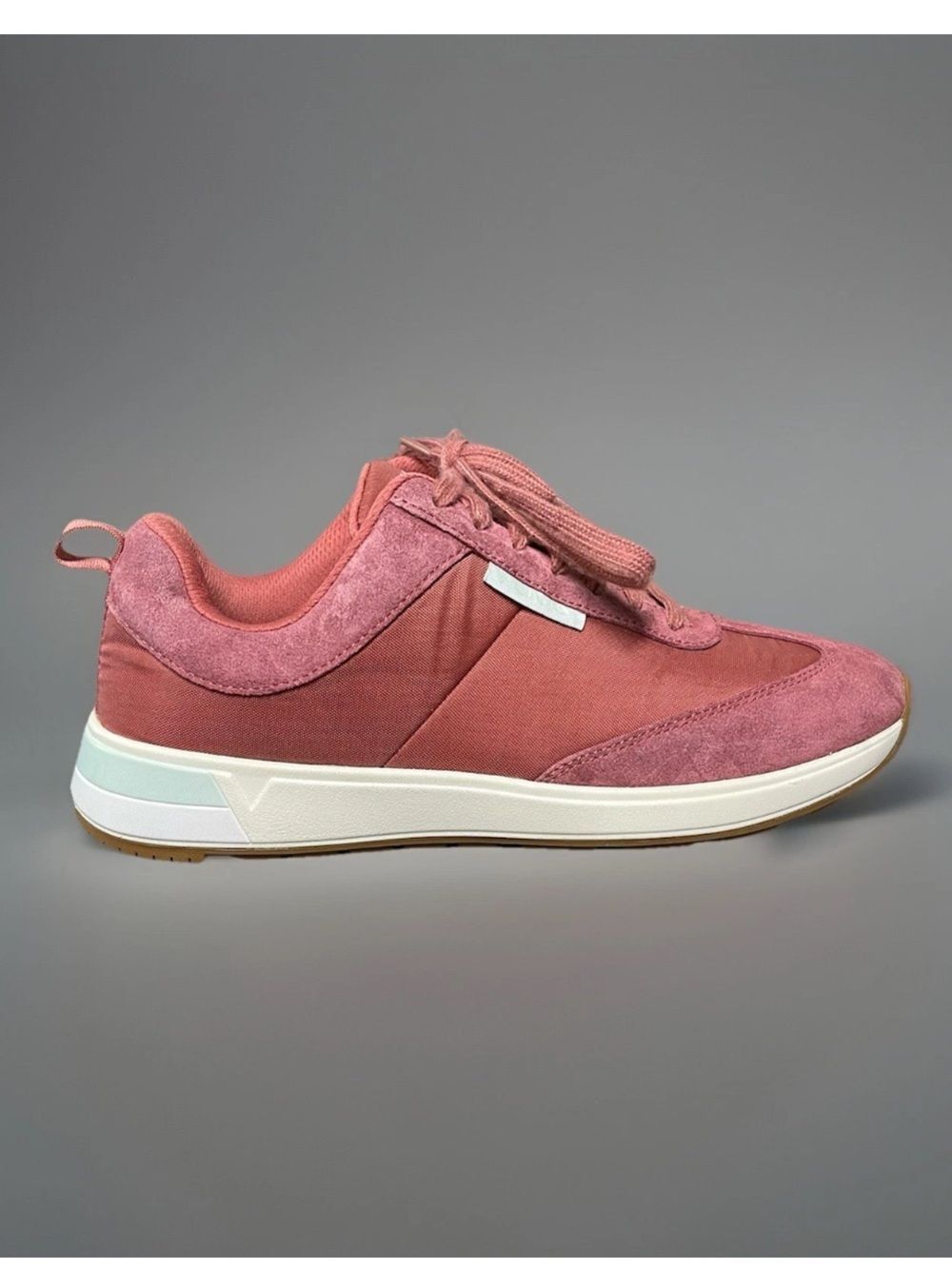 Vionic Breilyn Women's Sneakers Salmon Size 9.5